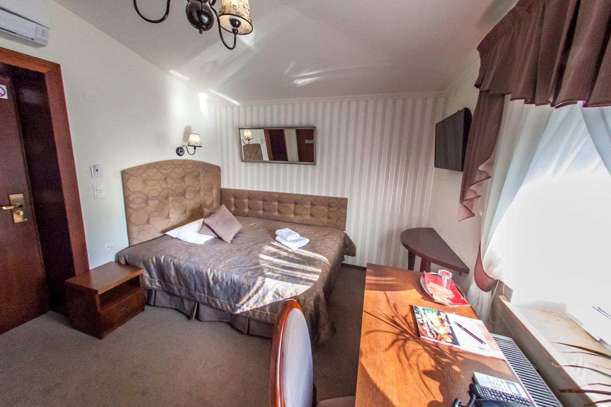 Hotel Fryderyk 2*