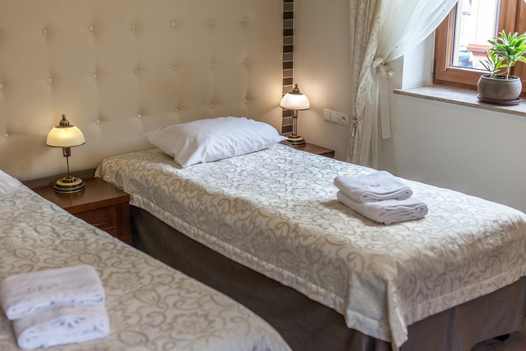 Fryderyk Hotel 2*