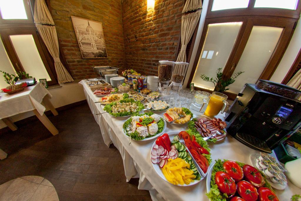 Hotel Fryderyk 2*